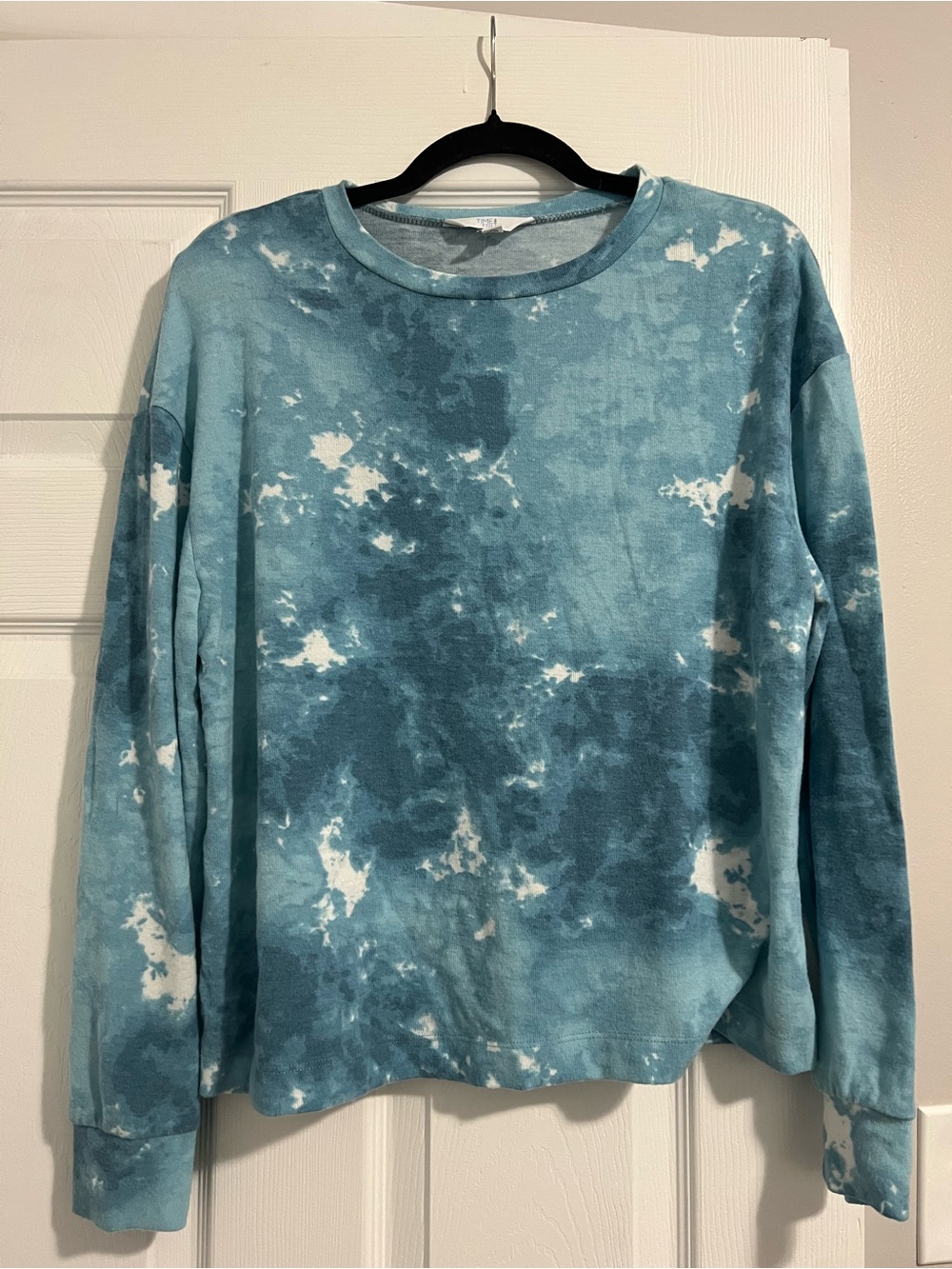 Time and Tru Light Blue Tie-Dye Crewneck